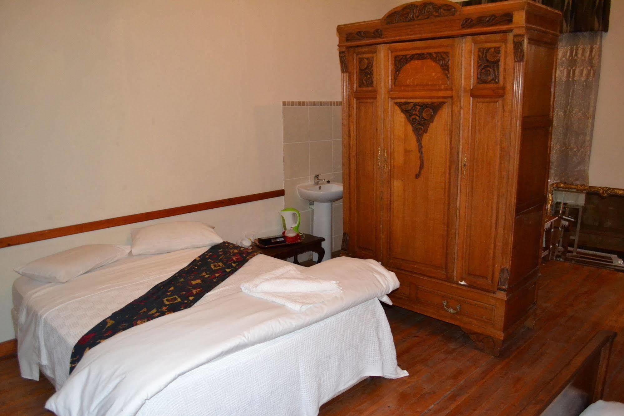 Schulteheim Hotel Uniondale  Extérieur photo